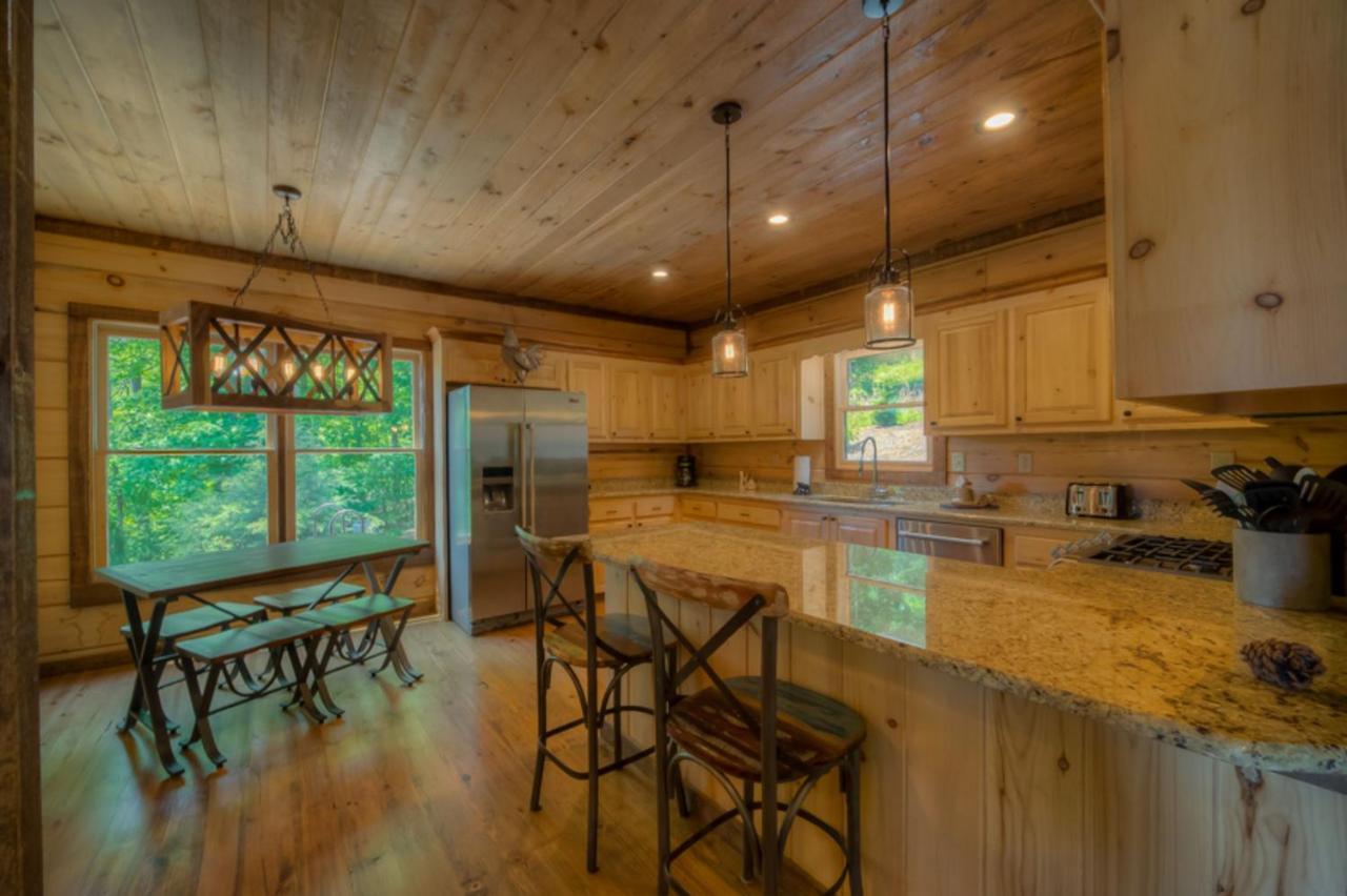 Sleepy Bear Hideaway Villa Blue Ridge Exterior photo